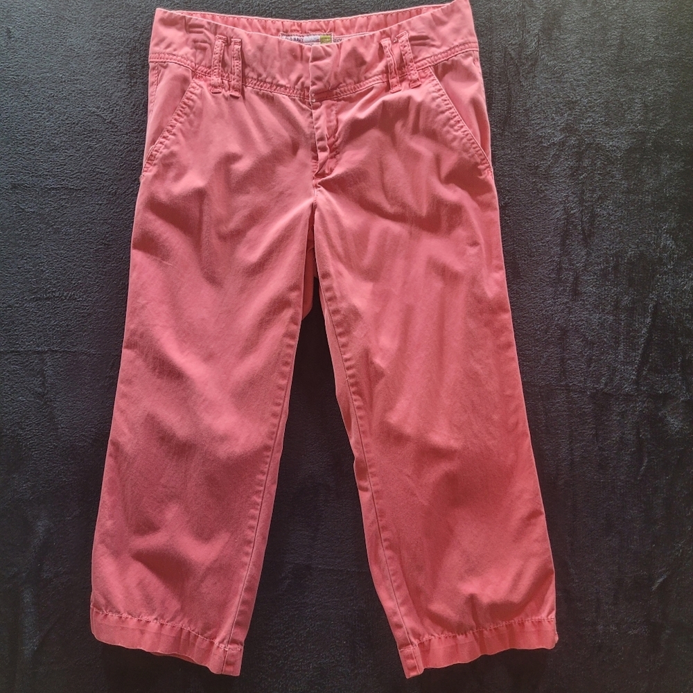 Old Navy Coral Colored Capris Size 6